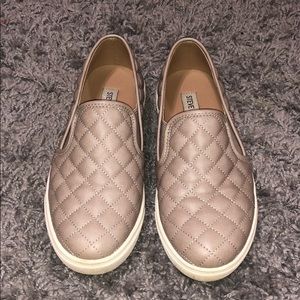 Size 6.5 Steve Madden Ecentrcq Tan Slip-Ons